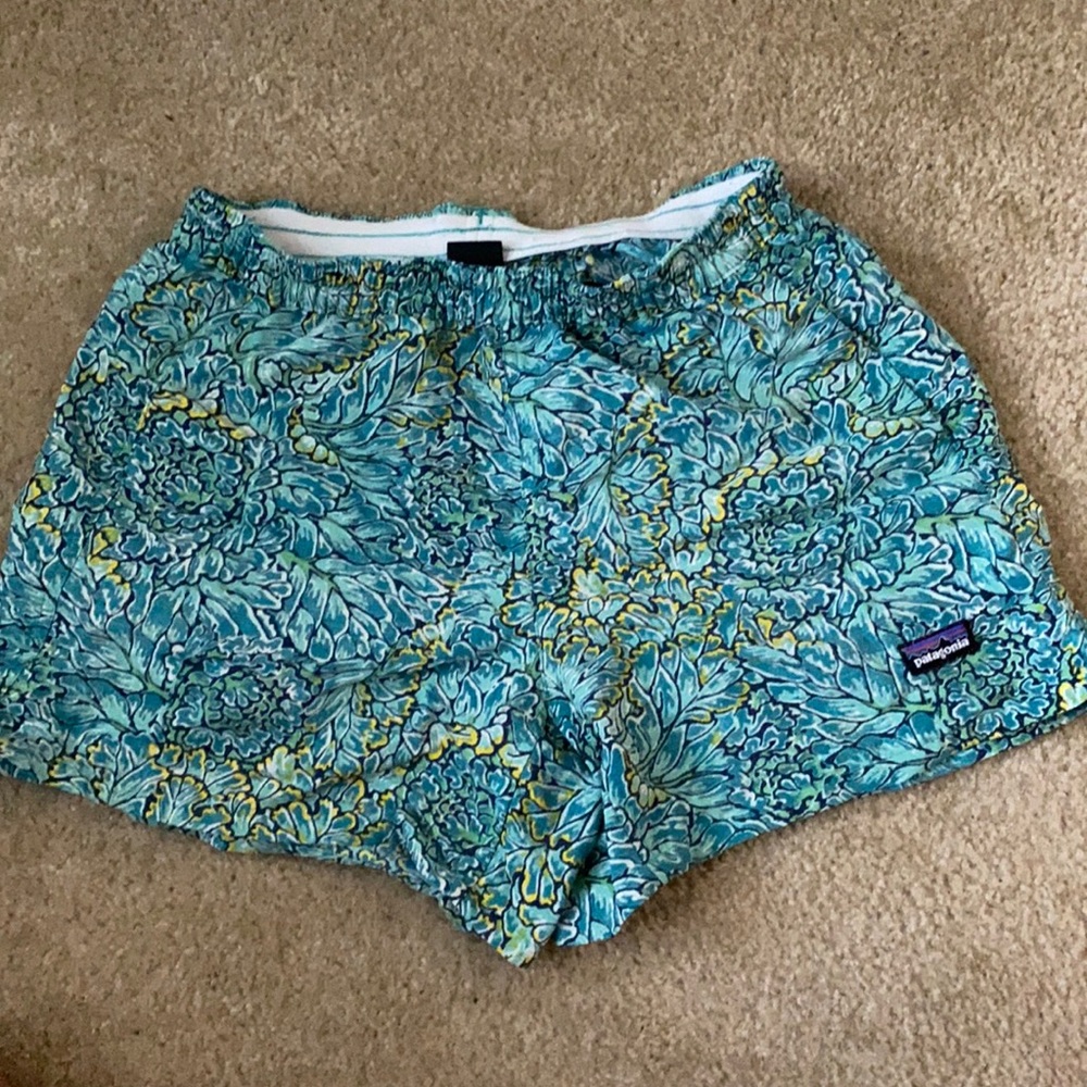 size small patagonia baggies shorts